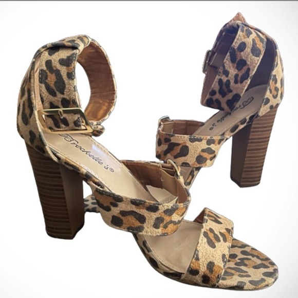 Leopard Faux Suede Open Toe TriBand Ankle Cuff Heel Sandal - Picture 5 of 10